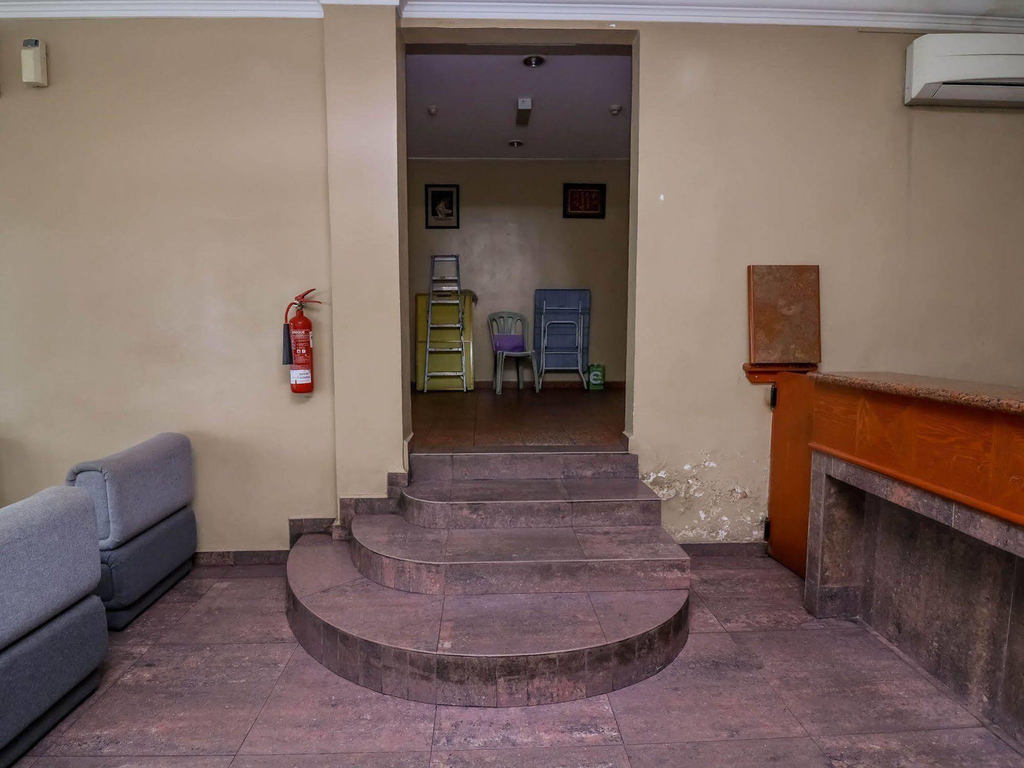 Oyo 447 Comfort Hotel Meru Klang Bagian luar foto