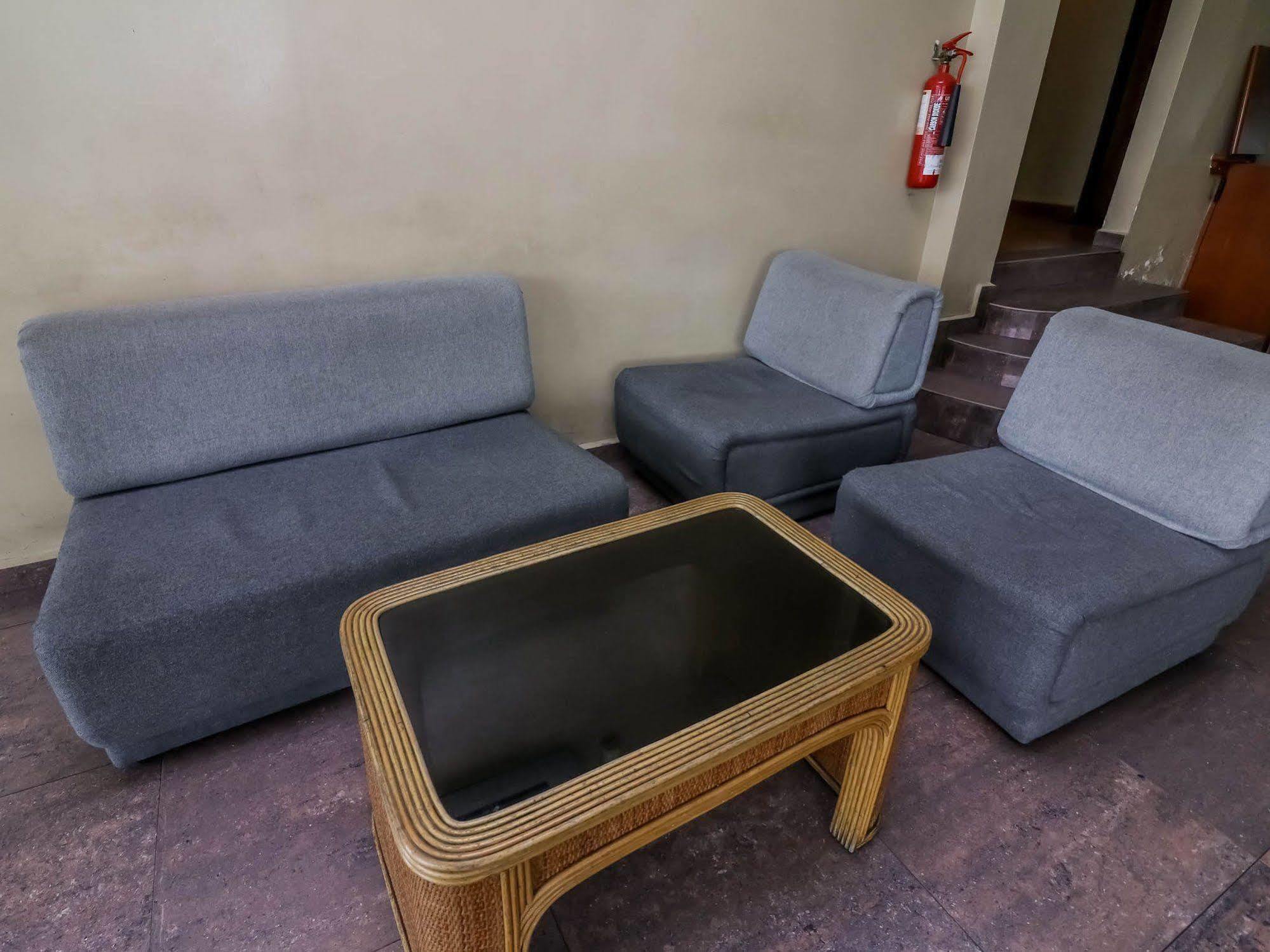 Oyo 447 Comfort Hotel Meru Klang Bagian luar foto