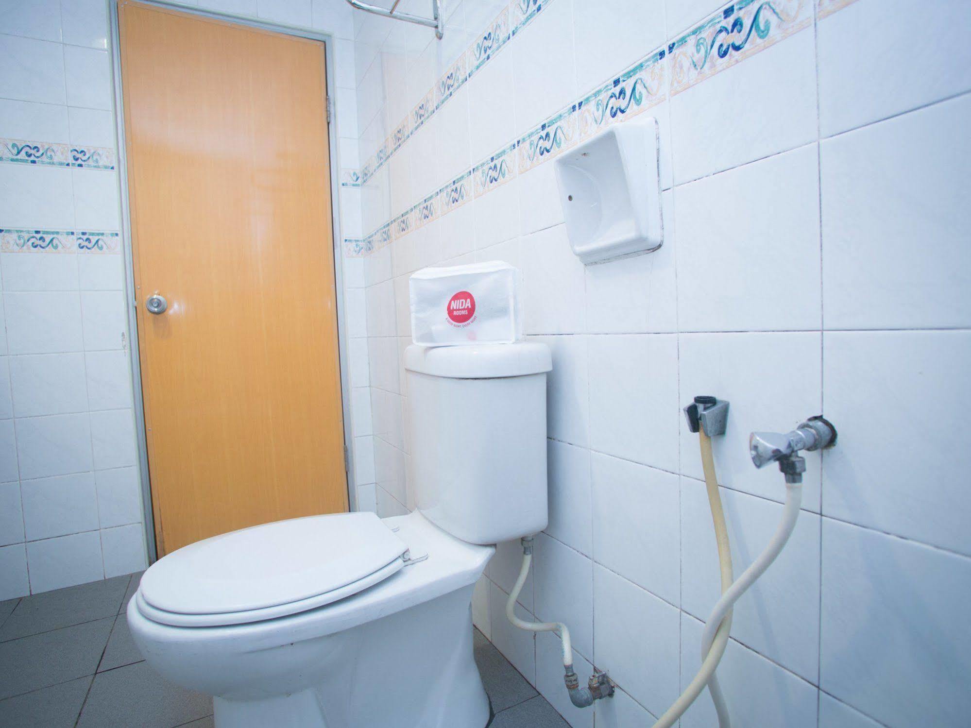 Oyo 447 Comfort Hotel Meru Klang Bagian luar foto