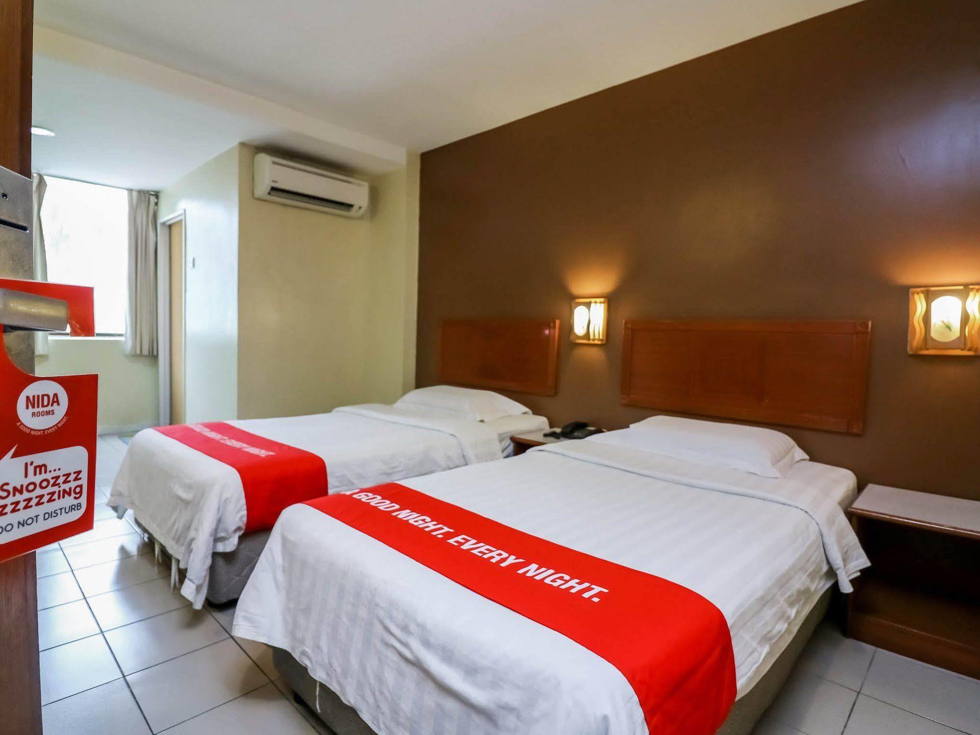 Oyo 447 Comfort Hotel Meru Klang Bagian luar foto
