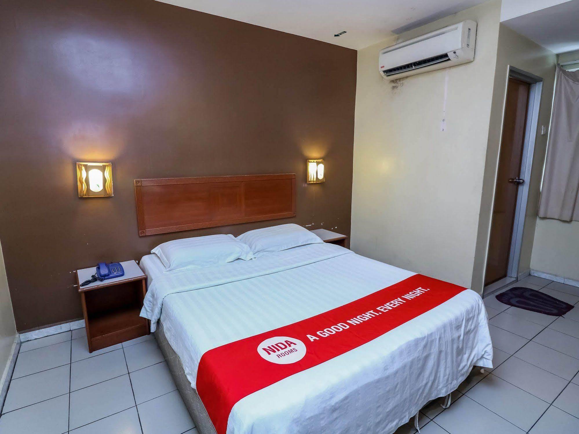 Oyo 447 Comfort Hotel Meru Klang Bagian luar foto