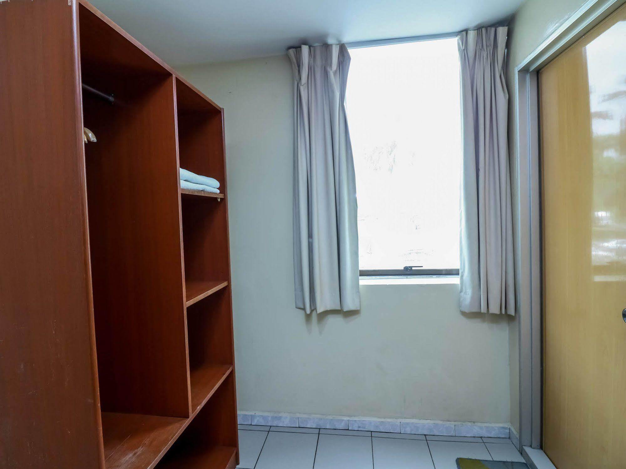 Oyo 447 Comfort Hotel Meru Klang Bagian luar foto