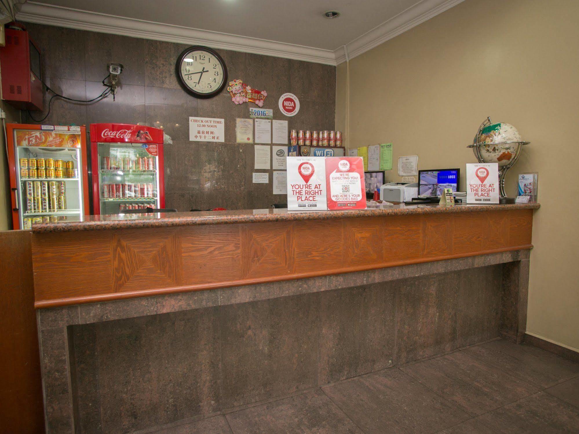 Oyo 447 Comfort Hotel Meru Klang Bagian luar foto