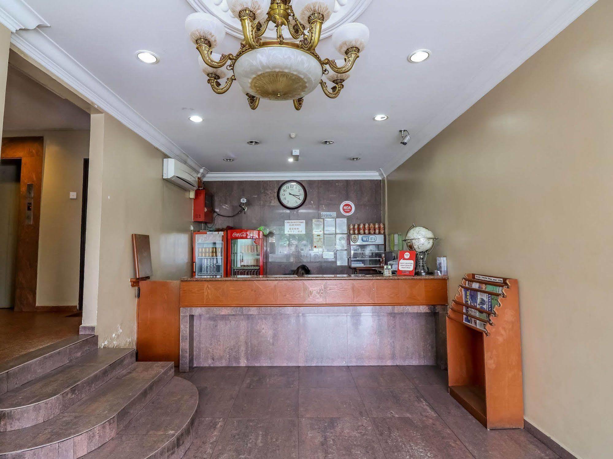 Oyo 447 Comfort Hotel Meru Klang Bagian luar foto